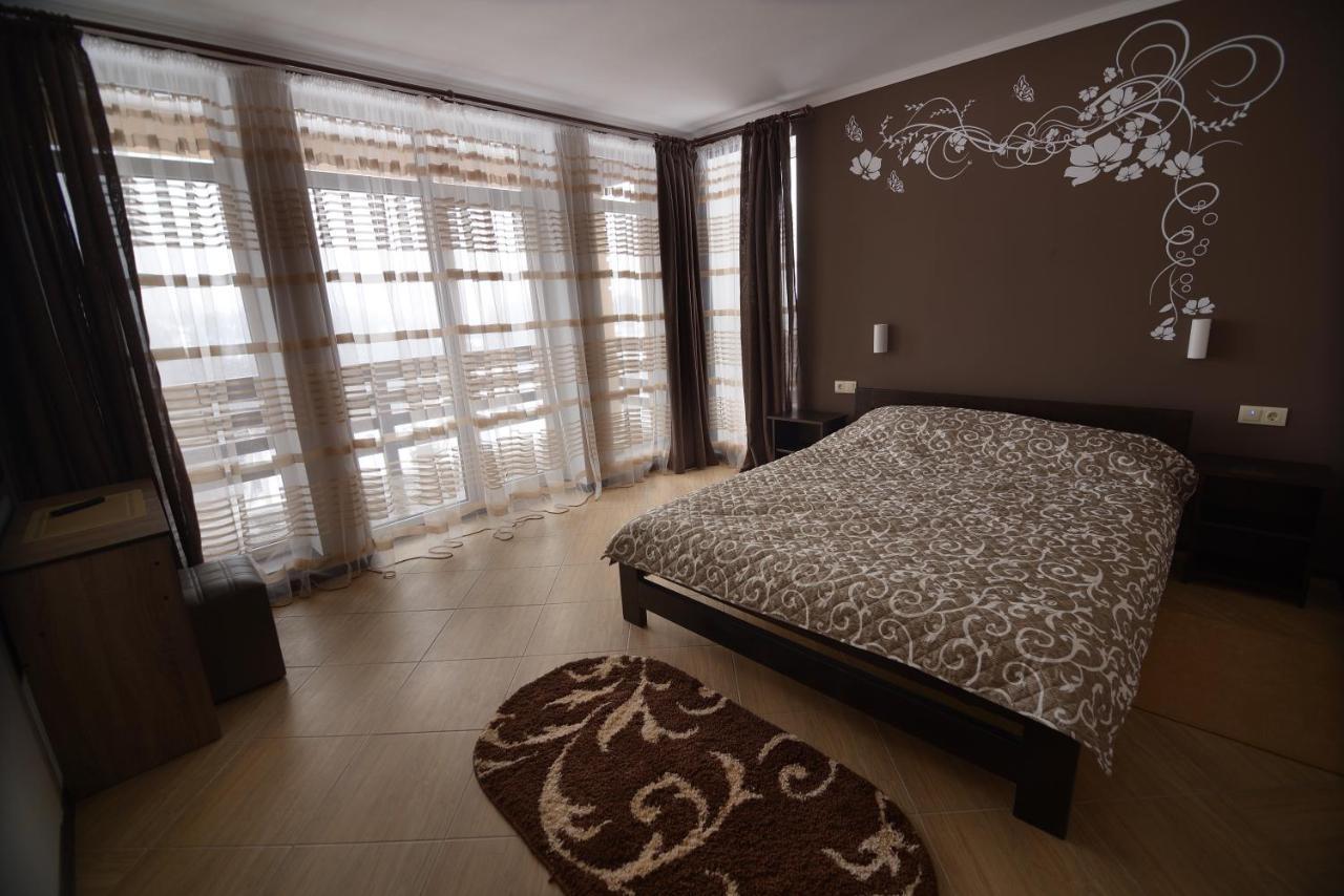 Ozone Minihotel Yablunytsya Exterior photo